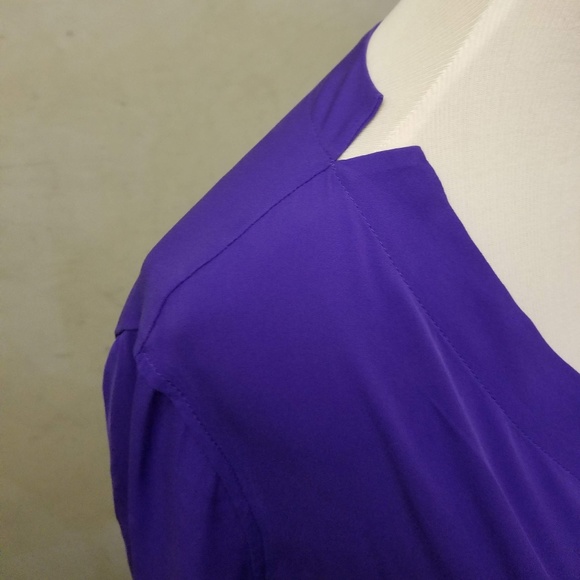 SOLD *** Halston Heritage purple top (G18) - Picture 5 of 8